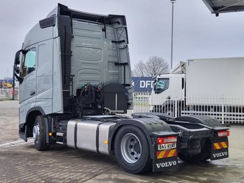 Foto van Gebruikt Trekker Volvo FH 4X2 2024