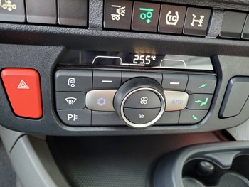 Foto van Gebruikt Bakwagen DAF XF 8X2 2025