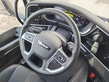 Foto van Gebruikt Bakwagen DAF XF 8X2 2025