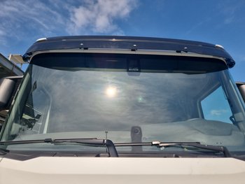 Foto van Gebruikt Bakwagen DAF XF 8X2 2025