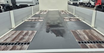 Foto van Gebruikt Bakwagen DAF XF 8X2 2025