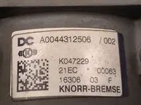 Válvula de freio Mercedes A 004 431 25 06 Válvula de freio Mercedes A 004 431 25 06